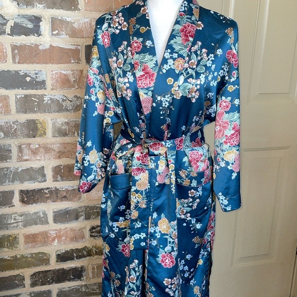 Mustard Seed Silky Blue Floral Kimono Short Robe Attached Belt Sexy Loungewear - Picture 3 of 13